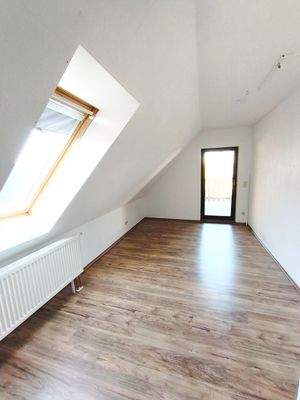 Haus rechts OG Balkon Schlafzimmer