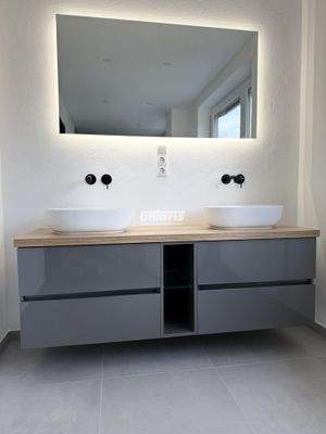 Doppelwaschtisch mit Spiegel