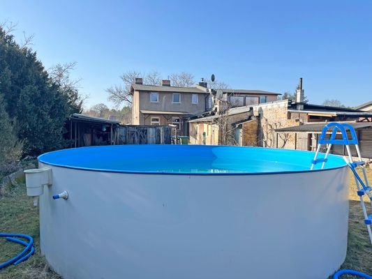 Garten-Pool.jpg