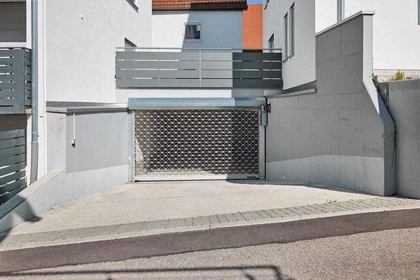 Tiefgaragenzufahrt