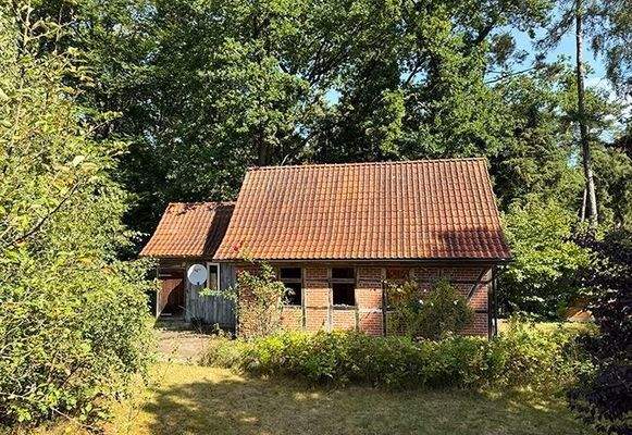 Nebengbäude mit Geräteraum