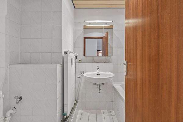 Badezimmer Ansicht 2