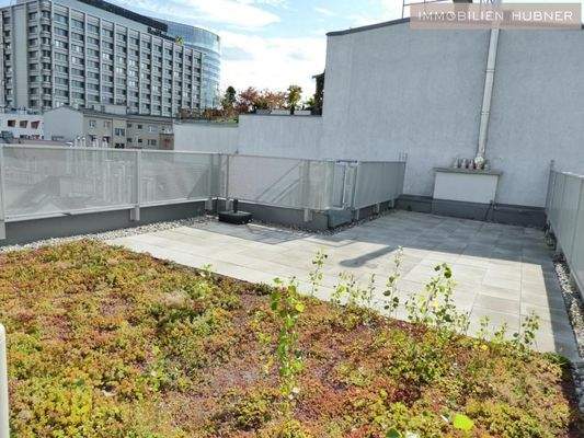 super große sonnige Terrasse