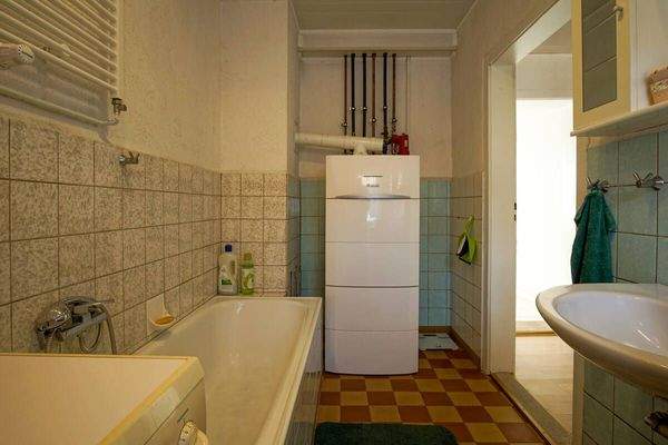 Badezimmer Blick in Richtung Flur