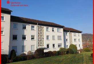 Nord-Ostfassade mit Hauseingängen