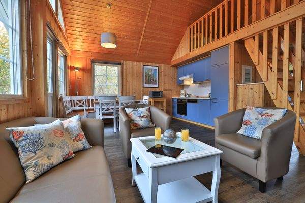 Blick v. Wohnber. zum integrierten Küchenbereich