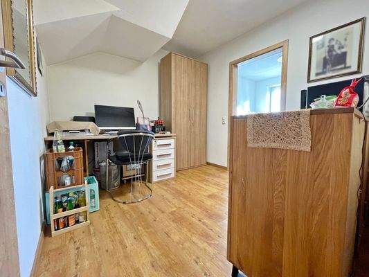 Büro - Weitwinkel.jpg