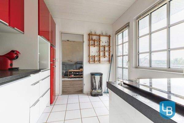 ... mit Zugang zur Loggia