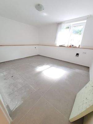 Frisch saniert Schlafzimmer.jpg