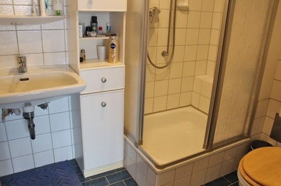 Badezimmer 2.jpg