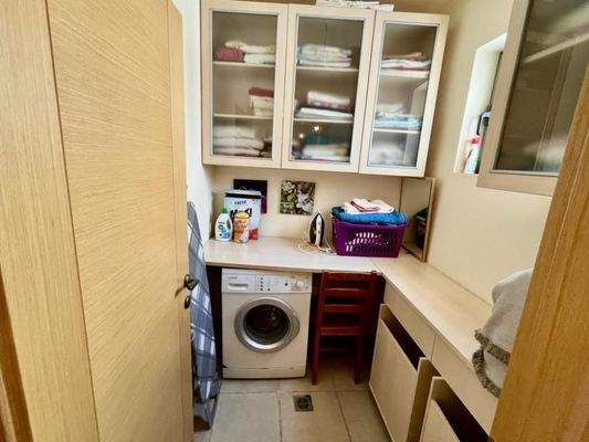 Kreta, Agios Nikolaos: Geräumige Wohnung im 2. Stock mit Panoramablick auf das Meer zu verkaufen