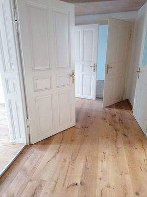 Flur mit neuem Parkett