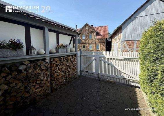 EFH2549 • Pkw-Stellplatz am Haus