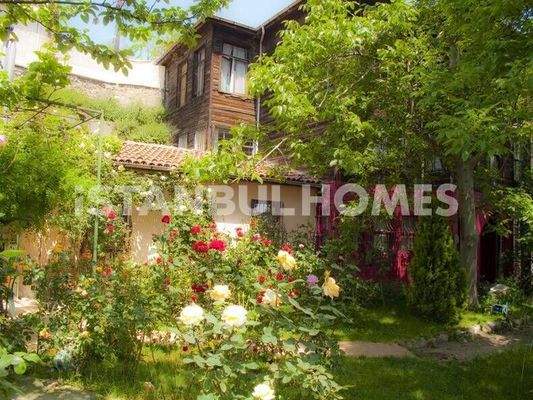 Historical Mansion with Golden Horn View in Istanbul Fatih