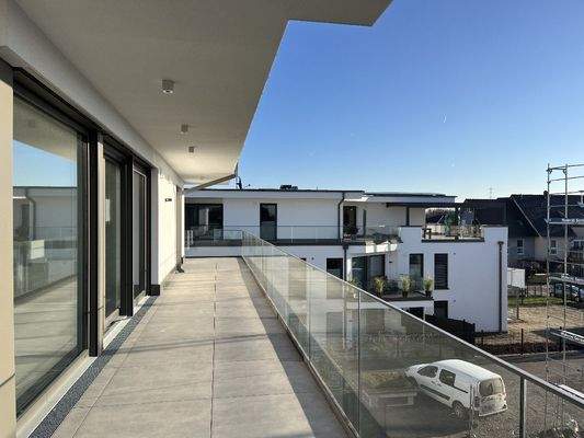 Dachterrasse um die Wohnung