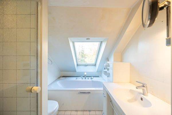 Badezimmer im Dachgeschoss