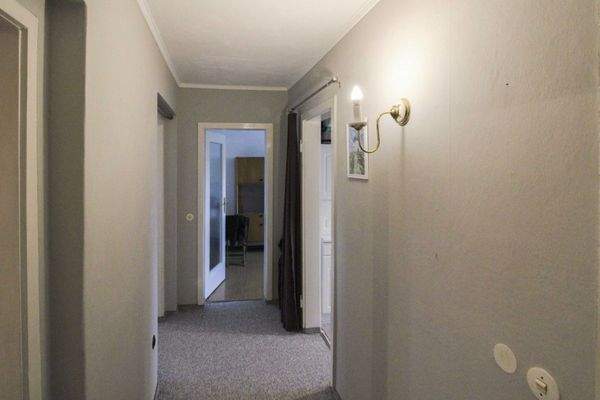 Flur Renovierunsgbedürftig