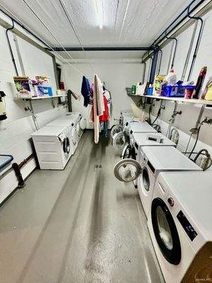 Wäschemaschinenkeller