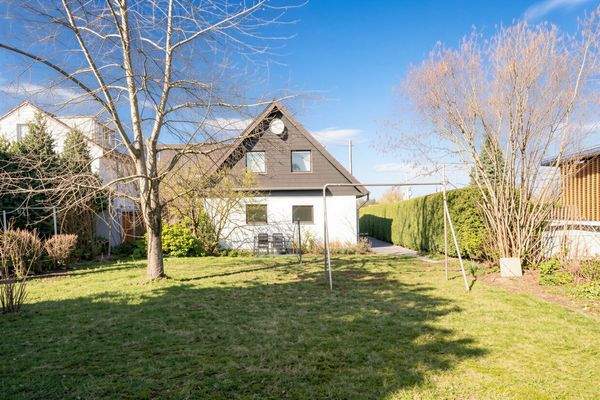 Hausansicht von Garten