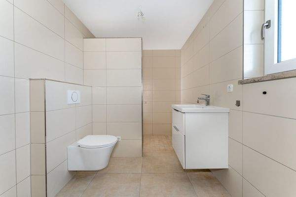 Badezimmer (Nebengebäude EG)