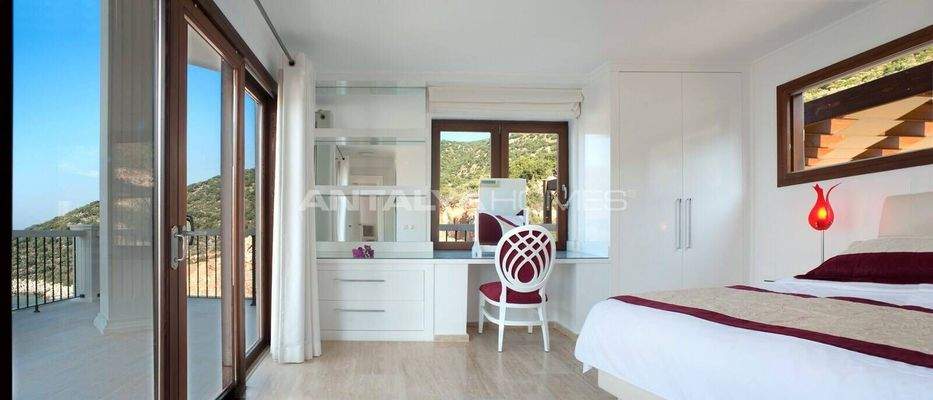 Detached Beachfront House with Private Pool in Kaş Kalkan