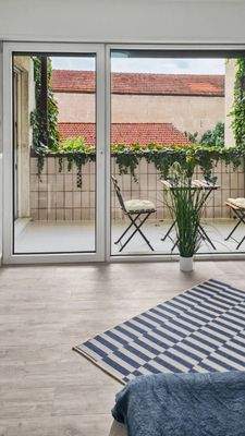 Balkon Wohn-Schlafzimmer