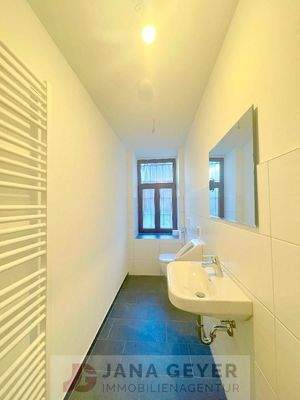 Duschbad mit WC, WB, Pissoir