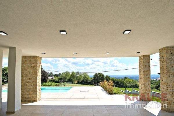 Überdachte Terrasse