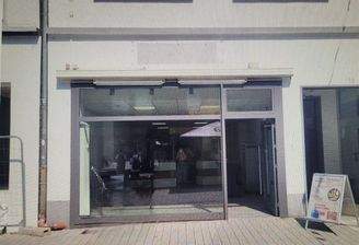 Ebenerdiges Ladenlokal, Eingang