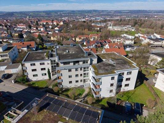 Wohnanlage mit Blick auf Weingarten