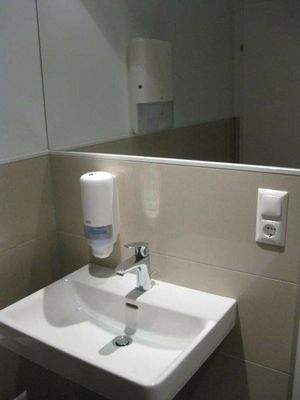 Neue, moderne Sanitärgruppen