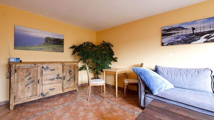 149 Wohnzimmer Tisch (1 von 1).jpg