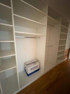 Begehbarer Kleiderschrank