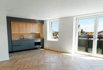 2_Wohnküche Balkon.jpg