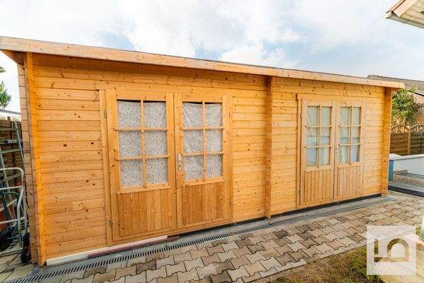 Neues Gartenhaus , 2024, mit 2 getrennten Abstellm