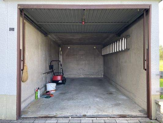 Garage direkt am Haus