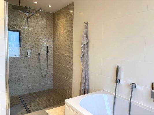 Begehbare Luxus-Dusche