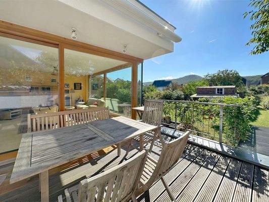 Terrasse mit Gartenblick