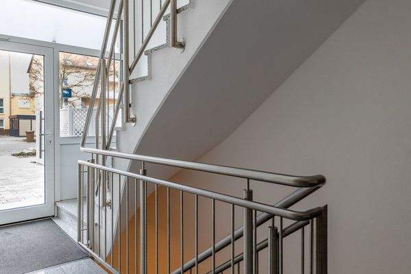 Geschmackvolle Gartenwohnung von 2013 – modern, hell und ideal gelegen