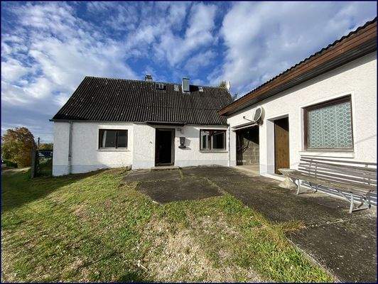 Aussenansicht mit Anbau