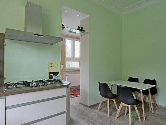 Gaskochfeld uns Esstisch