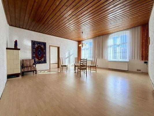 Lichtdurchflutetes Wohnzimmer