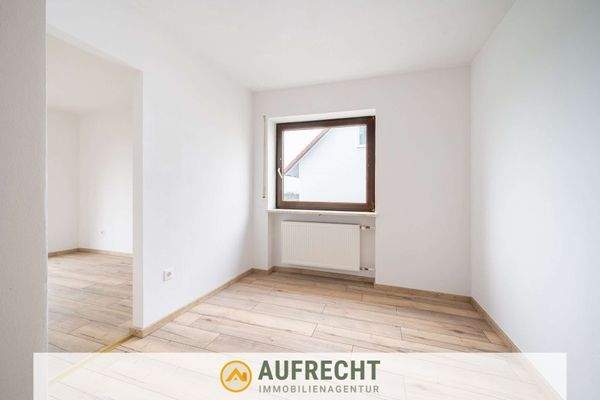 Ankleide/Durchgangszimmer zum Schlafzimmer 1