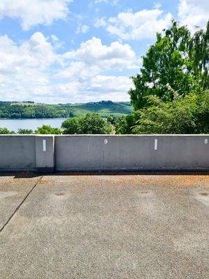 Stellplatz der zur Wohnung gehört 