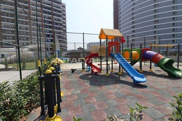 Flats with City and Sea Views in Mersin Tomuk