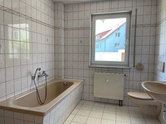 Badezimmer mit Fenster