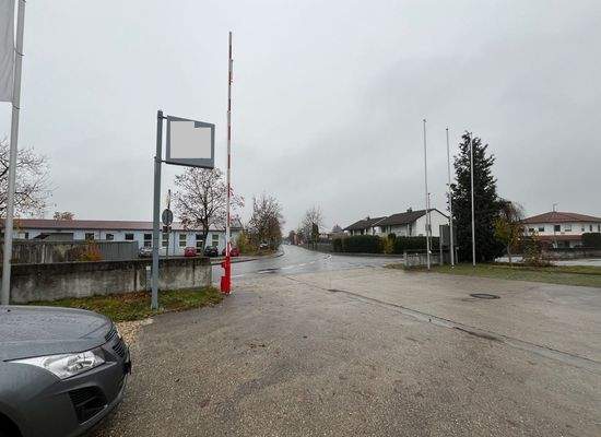 Ein-, Ausfahrt zur Donaustraße