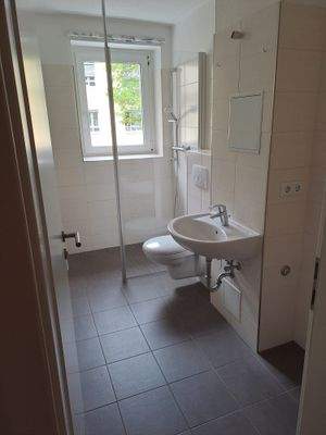 Bad mit ebenerdiger Dusche