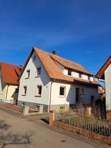 Ein- bis 2 Famileinhaus mit Terrasse und Garten in Offenburg-Zunsweier.