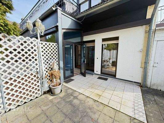 Terrasse, über den Wintergarten 